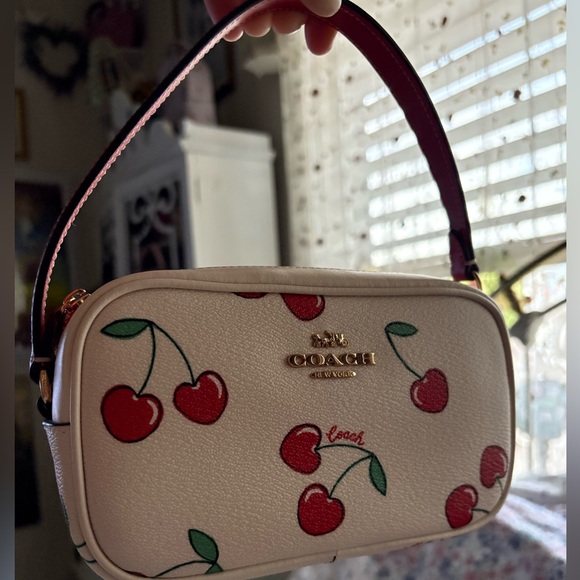 Coach Jamie wristlet with cherry print - Picture 3 of 4
